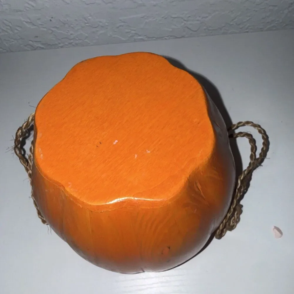 Orange Brown Wooden Round Bowl w/ Rope Handles, Leaf Pattern Decor